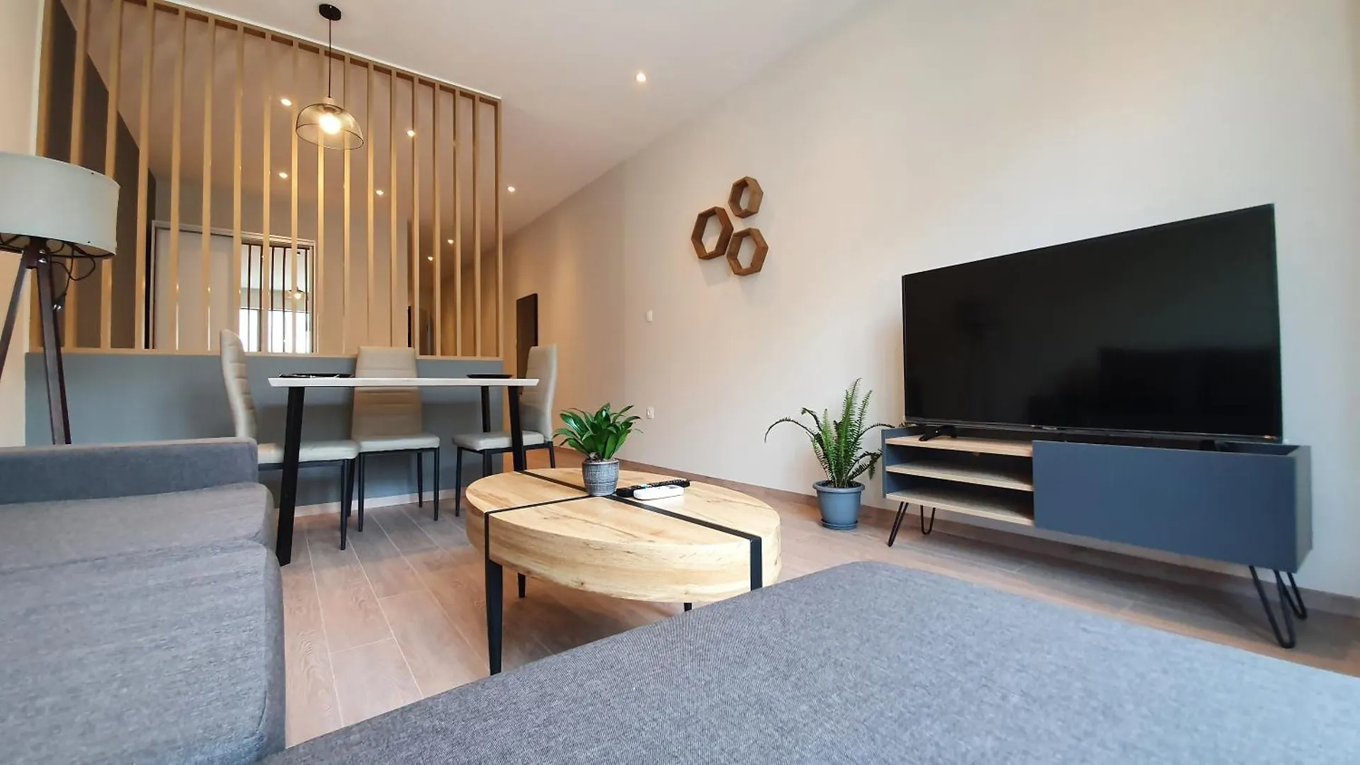 Palama Vibes By Proliving Hospitality Thessaloniki 0*,